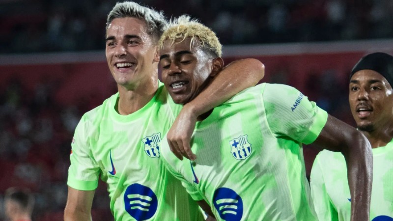 Barca đánh bại Levante