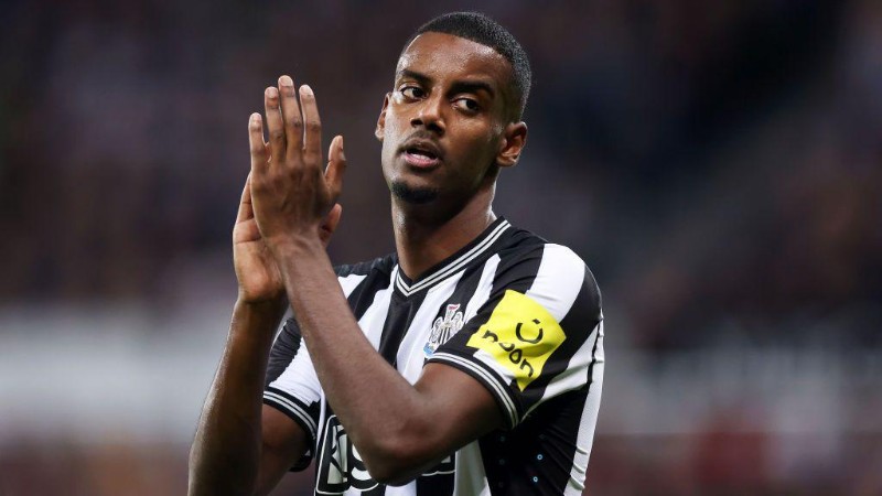 Isak từ chối hợp đồng mới của Newcastle